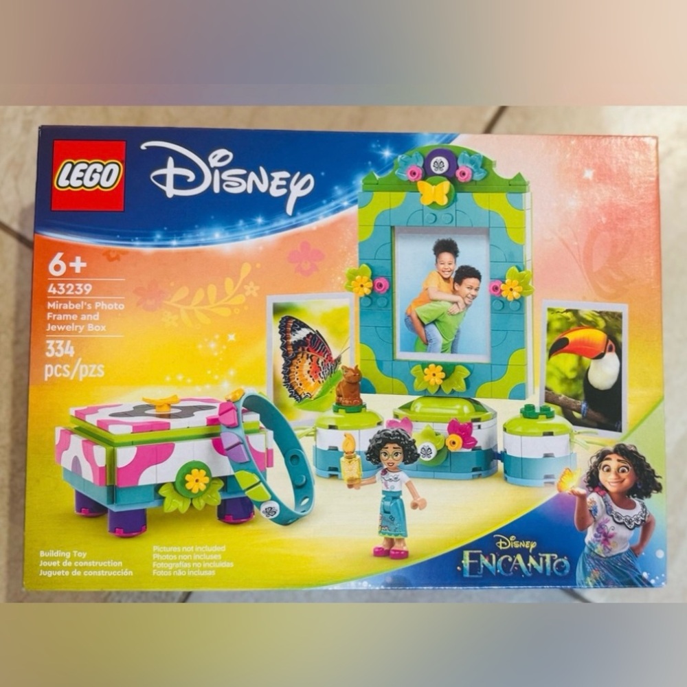 LEGO® Mirabel's Photo Frame and Jewelry Box - Picture 9 of 12